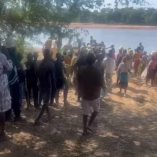 Collecting Hippo Meat